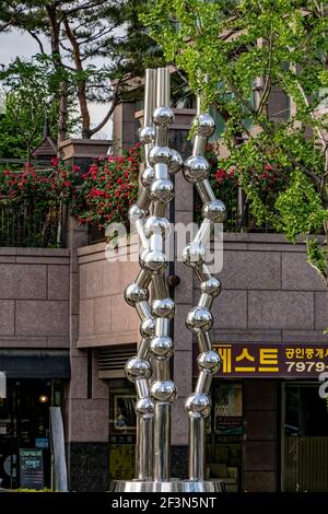 Seoul, Südkorea. 26th Mai 2017. Straßenskulptur in Seoul, Südkorea. Stockfoto