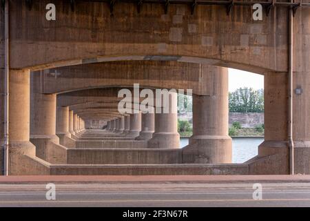 Seoul, Südkorea. 26th Mai 2017. Die Unterseite der Hangang-Brücke in Seoul, Südkorea. Stockfoto