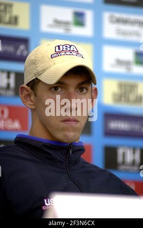 Olympiasieger Michael Phelps von US-Schwimmen bei einer Pressekonferenz bei der Weltmeisterschaft, in Barcelona 2003. Stockfoto