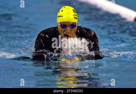 Der australische Schwimmer Ian Thorpe trägt einen schwarzen Jumpsuit während der Schwimmweltmeisterschaft in Barcelona 2003. Stockfoto