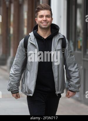 London, Großbritannien. März 2021, 17th. Sonny Jay verlässt die Global Radio Studios. Kredit: Mark Thomas/Alamy Live Nachrichten Stockfoto