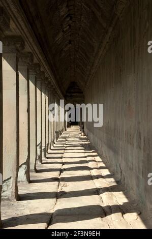 Angkor Wat ist ein Hindu-Tempelkomplex in Angkor, Kambodscha, der für den König Suryavarman II. Im frühen 12th. Jahrhundert als Staatstempel und Teil davon gebaut wurde Stockfoto