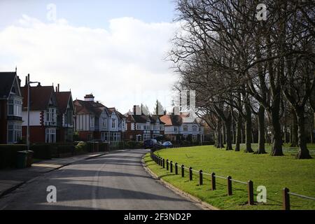 Grimsby, Großbritannien. März 2021, 17th. Eine allgemeine Ansicht der Häuser um People's Park, Grimsby, North East Lincolnshire, England. Quelle: Ashley Allen/Alamy Live News. Stockfoto