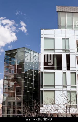 Blick auf die Südwestfassade der Denver Art Museum Residences, Denver, Colorado, USA. Stockfoto