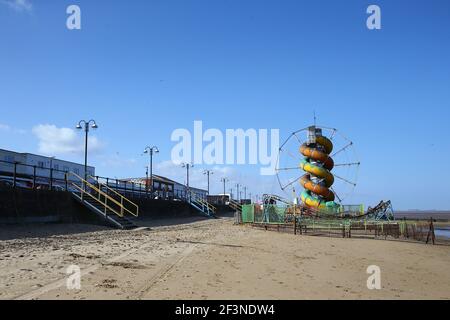 Cleethorpes, Großbritannien. März 2021, 17th. Eine allgemeine Ansicht der Wasserfront in Cleethorpes, North East Lincolnshire, England. Quelle: Ashley Allen/Alamy Live News. Stockfoto