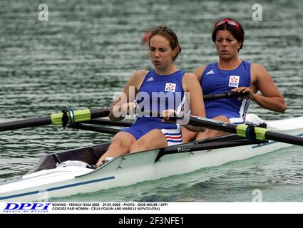 RUDERN - FRANZÖSISCHES TEAM 2005 - 29/07/2005 - FOTO : IGOR MEIJER / DPPI COXLESS PAIR WOMEN - CELIA FOULEN UND MARIE LE NEPVOU (FRA) Stockfoto