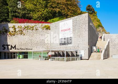 SAN SEBASTIAN, SPANIEN - 29. SEPTEMBER 2017: San Telmo Museoa Museum ist eine baskische Gesellschaft Museum bei ZULOAGA PLAZA in der Altstadt von Donostia San Seb entfernt Stockfoto