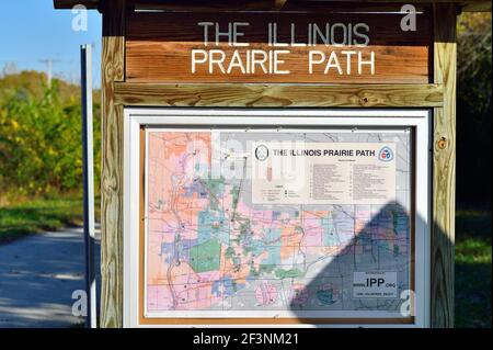 West Chicago, Illinois, USA. Karte mit der Route entlang eines Abschnitts des Illinois-Pfad. Stockfoto