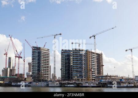 Bauarbeiten an der Nine Elms Development, einschließlich der neuen US Embassy Gardens und Wohnwohnungen, London SW8, England. Stockfoto