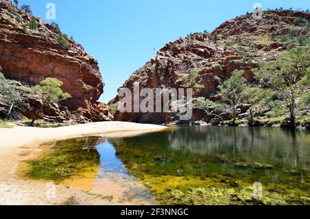 Australien, NT, Ellery Creek Big Hole, See und Wasserloch im Nationalpark West McDonnell Range Stockfoto