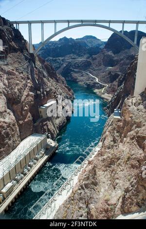 Blick auf die neue Mike O' Callaghan-Pat Tillman Memorial Bridge, Hoover-Staudamm, Arizona, USA. Stockfoto