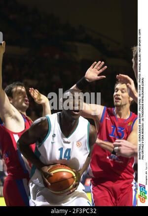 BASKETBALL - EUROLEAGUE 2006/2007 - PAU (FRA) - 08/11/2006 - FOTO : PASCAL ALLEE / HOT SPORTS / DPPI PAU ORTHEZ V CSKA MOSCOU - (4) THODOROS PAPALOUKAS (CSKA) Stockfoto