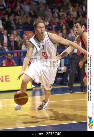 BASKETBALL - EUROLEAGUE 2006/2007 - PAU (FRA) - 08/11/2006 - FOTO : PASCAL ALLEE / HOT SPORTS / DPPI PAU ORTHEZ V CSKA MOSCOU - (7) BRITTON JOHNSEN (PAU) Stockfoto