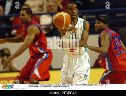 BASKETBALL - EUROLEAGUE 2006/2007 - PAU (FRA) - 08/11/2006 - FOTO : PASCAL ALLEE / HOT SPORTS / DPPI PAU ORTHEZ V CSKA MOSCOU - (11) AARON MILES (PAU) Stockfoto