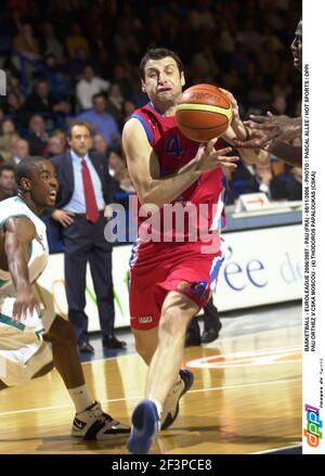 BASKETBALL - EUROLEAGUE 2006/2007 - PAU (FRA) - 08/11/2006 - FOTO : PASCAL ALLEE / HOT SPORTS / DPPI PAU ORTHEZ V CSKA MOSCOU - (4) THODOROS PAPALOUKAS (CSKA) Stockfoto