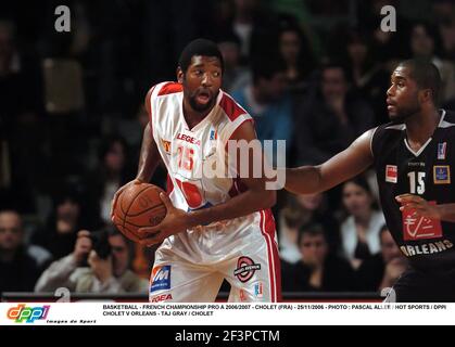 BASKETBALL - FRANZÖSISCHE MEISTERSCHAFT PRO A 2006/2007 - CHOLET (FRA) - 25/11/2006 - FOTO : PASCAL ALLEE / HOT SPORTS / DPPI CHOLET V ORLEANS - TAJ GRAU / CHOLET Stockfoto