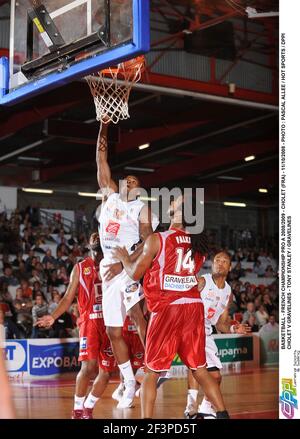 BASKETBALL - FRANZÖSISCHE MEISTERSCHAFT PRO A 2008/2009 - CHOLET (FRA) - 11/10/2008 - FOTO : PASCAL ALLEE / HOT SPORTS / DPPI CHOLET V GRAVELINES - TONY STANLEY / GRAVELINES Stockfoto