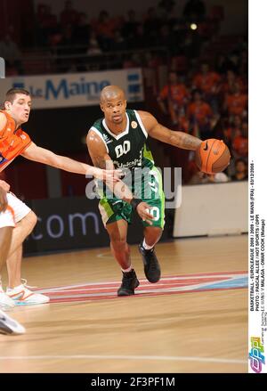 BASKETBALL - EUROLEAGUE 2008 / 2009 - LE MANS (FRA) - 03/12/2008 - FOTO : PASCAL ALLEE / HOT SPORTS / DPPILE MANS V MALAGA - OMAR COOK (MALAGA) Stockfoto