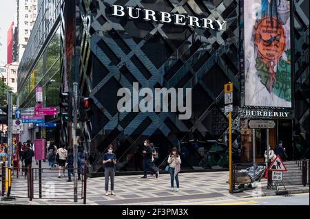 Hongkong, China. März 2021, 17th. Britische Luxusmodemarke Burberry Store in Hongkong gesehen. Kredit: SOPA Images Limited/Alamy Live Nachrichten Stockfoto