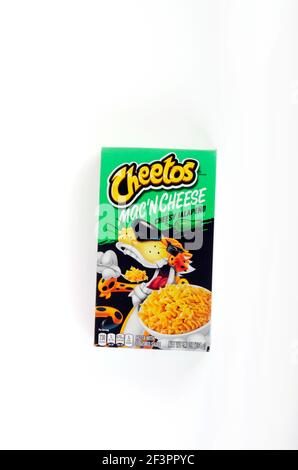 Cheetos Mac & Cheese Bold & Cheesy Flavour Pasta Box Mischen Stockfoto