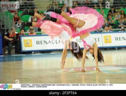 BASKETBALL - EUROPAMEISTERSCHAFT 2009 - BYDGOSZCZ (POL) - 15/09/2009 - FOTO : PASCAL ALLEE / HOT SPORTS / DPPIFRANCE / GRIECHENLAND - CHEERLEADER Stockfoto