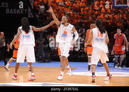 BASKETBALL - FRANZÖSISCHE MEISTERSCHAFT SPIELEN FINALE PRO A 2010 - CHOLET V LE MANS - PARIS/BERCY (FRA) - 13/06/2010 - FOTO : PASCAL ALLEE / HOT SPORTS / DPPI - JOY ANTYWANE ROBINSON CHOLET Stockfoto