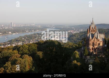 Blick auf den Rhein nach Bonn, Kˆnigswinter, Schlo? Drachenburg Stockfoto