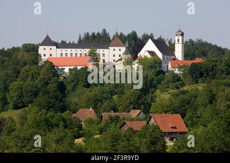 Gesamtanlage, Blick von S¸dwesten, Wolfegg, Pfarrkirche, ehemalige Kollegiat-Stiftskirche Stockfoto