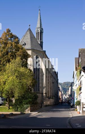 Blick von Nordosten auf den Chor und die Hochstraße, Andernach, Christuskirche Stockfoto