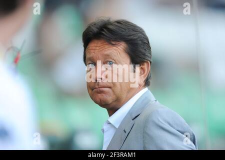 FUSSBALL - FRANZÖSISCHE MEISTERSCHAFT 2010/2011 - L2 - FC NANTES V LE MANS FC - 09/08/2010 - FOTO PASCAL ALLEE / DPPI - WALDEMAR KITA (PRÄSIDENT VON NANTES) Stockfoto