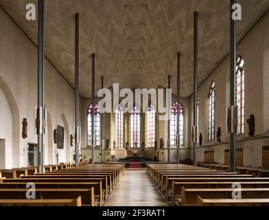 Innenraum nach Osten, Aachen, St. Paul (Kirchen der Pfarrei Franziska von Aachen) Stockfoto