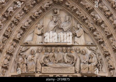 Westfassade, Nordportal, Tympanon, Paris, Kathedrale Notre-Dame Stockfoto
