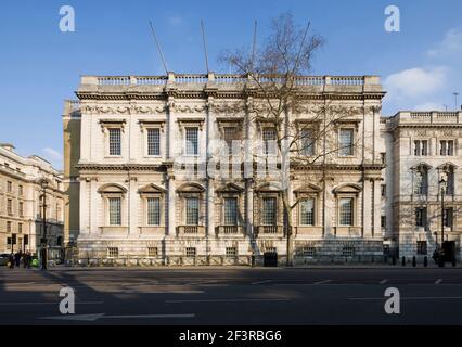 1619-22 von Inigo Jones, Whitehall, London, in der Fassade des Bankettshauses erbaut. Denkmalgeschütztes Gebäude der Klasse I, Stockfoto