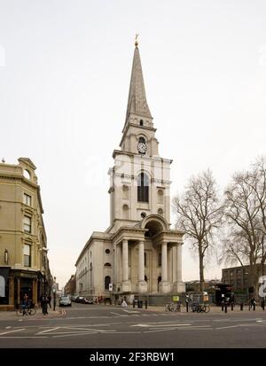 Kirchturm und Vorderseite der Christ Church, eine "Kommissare" Kirche, in Spitalfields, von Nicholas Hawksmoor, 1714-1729 Stockfoto