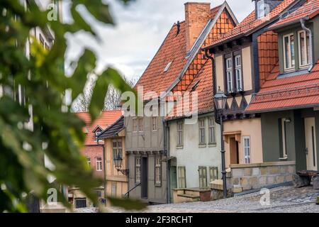 Schöne Straße in der historischen Stadt Quedlinburg Stockfoto