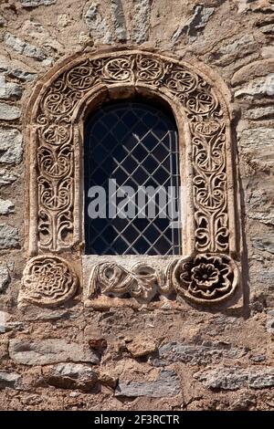 Abadia de Santa Maria d'Arles, Sainte-Marie-de-Vallespir, L'esglÈsia de Santa Maria es va tornar a consustagrar el 1157, claustre S XIII, Fenster, Arles- Stockfoto