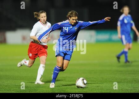 FUSSBALL - FREUNDSCHAFTSSPIEL - FRAUEN - FRANKREICH GEGEN POLEN - 19/11/2010 - FOTO PASCAL ALLEE / DPPI - LOUISA NECIB (FRA) Stockfoto