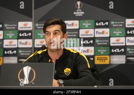 Kiew, Ukraine. März 2021, 17th. Kiew, UKRAINE - 17. MÄRZ 2021 - Cheftrainer von A. S. Roma Paulo Fonseca wird während der Pressekonferenz vor der UEFA Europa League Runde des 16 2nd-Bein-Spiels gegen FC Shakhtar Donetsk im NSC Olimpiyskyi, Kiew, Hauptstadt der Ukraine Bild: Ukrinform/Alamy Live News Stockfoto