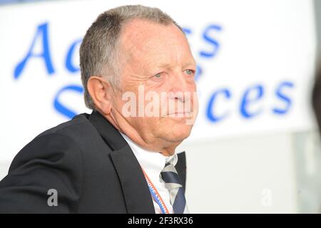 FUSSBALL - FRANZÖSISCHE MEISTERSCHAFT 2011/2012 - L1 - STADE BRESTOIS 29 V OLYMPIQUE LYONNAIS - 20/08/2011 - FOTO PASCAL ALLEE / DPPI - JEAN MICHEL AULAS (PRÄSIDENT VON LYON) Stockfoto