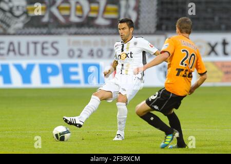 FOOTBALL - FRENCH CHAMPIONSHIP 2011/2012 - SCO ANGERS v STADE DE REIMS - 26/08/2011 - PHOTO PASCAL ALLEE / DPPI - YVES DEROFF (SCO) / CLEMENT TAINMONT (REIMS) Stock Photo