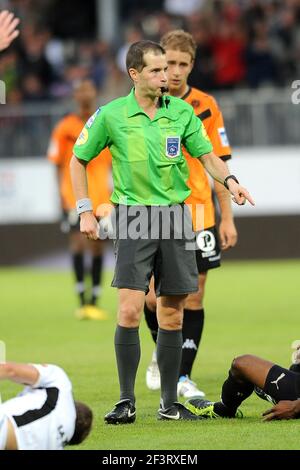 FUSSBALL - FRANZÖSISCHE MEISTERSCHAFT 2011/2012 - L2 - SCO ANGERS V STADE DE REIMS - 26/08/2011 - FOTO PASCAL ALLEE / DPPI - STEPHANE JOCHEM (SCHIEDSRICHTER) Stockfoto