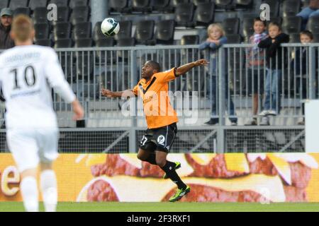 FUSSBALL - FRANZÖSISCHE MEISTERSCHAFT 2011/2012 - L2 - SCO ANGERS V STADE DE REIMS - 26/08/2011 - FOTO PASCAL ALLEE / DPPI - CHRISTOPHER GLOMBARD (REIMS) Stockfoto