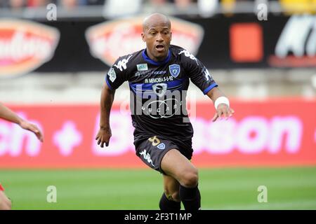 FUSSBALL - FRANZÖSISCHE MEISTERSCHAFT 2011/2012 - LE MANS FC V SC BASTIA - 4/05/2015 - FOTO PASCAL ALLEE / DPPI - Toifilou MAOULIDA Stockfoto