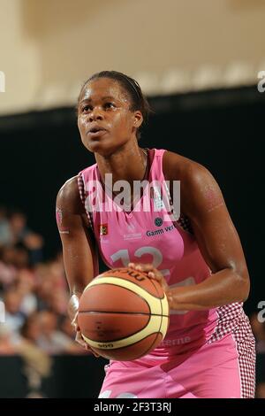 BASKETBALL - OPEN FEMININ 2012 - LYON / ARRAS - PARIS (FRA) - 22/09/2012 - FOTO PASCAL ALLEE / HOT SPORT/DPPI – 12 KRISSY BADE (ARRAS) Stockfoto