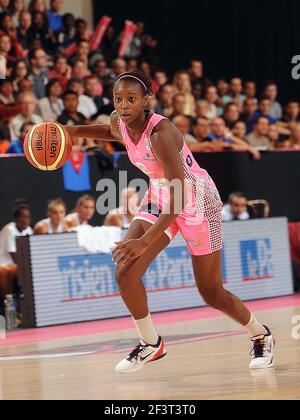 BASKETBALL - OPEN FEMININ 2012 - LYON / ARRAS - PARIS (FRA) - 22/09/2012 - FOTO PASCAL ALLEE / HOT SPORT/DPPI – 8 MAMIGNAN TOURE (ARRAS) Stockfoto