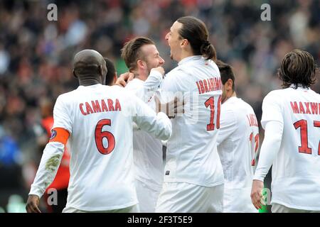FUSSBALL - FRANZÖSISCHE MEISTERSCHAFT 2012/2013 - L1 - STADE RENNAIS V PARIS SAINT GERMAIN - RENNES (FRA) - 6/04/2013 - FOTO PASCAL ALLEE / DPPI - DAVID BECKHAM (PSG) FEIERT SEIN GEFÄNGNIS MIT ZOUMANA CAMARA UND ZLATAN IBRAHIMOVIC Stockfoto