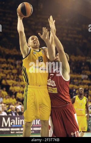 Adrien MOERMAN (CSP) und Mario DELAS (CIDEVITA ZAGREB) beim Basketball Euroleague-Spiel zwischen Limoges CSP und CIDEVITA ZAGREB am 23. september 2014 in Rouen - Foto Pascal Allee / Hot Sports / DPPI Stockfoto