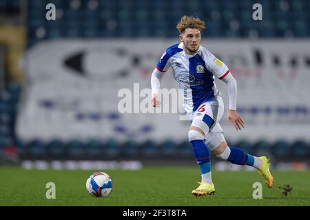 Blackburn, Großbritannien. März 2021, 17th. Harvey Elliott #16 von Blackburn Rovers läuft mit dem Ball in Blackburn, UK am 3/17/2021. (Foto von Simon Whitehead/News Images/Sipa USA) Quelle: SIPA USA/Alamy Live News Stockfoto