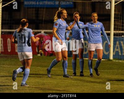 Bath, Großbritannien. März 2021, 17th. Caroline Weir (#19 Manchester City) feiert ihr Tor mit ihren Teamkollegen im WSL-Spiel zwischen Bristol City und man City im Twerton Park, Bath. Kredit: SPP Sport Presse Foto. /Alamy Live Nachrichten Stockfoto