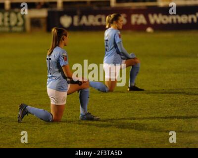 Bath, Großbritannien. März 2021, 17th. Georgia Stanway (#10 Manchester City) kniet beim WSL-Match zwischen Bristol City und man City im Twerton Park, Bath. Kredit: SPP Sport Presse Foto. /Alamy Live Nachrichten Stockfoto